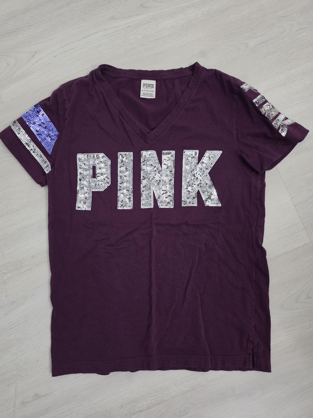 PINK Victoria's Secret Sequin Logo V-Neck Tee in Plum
